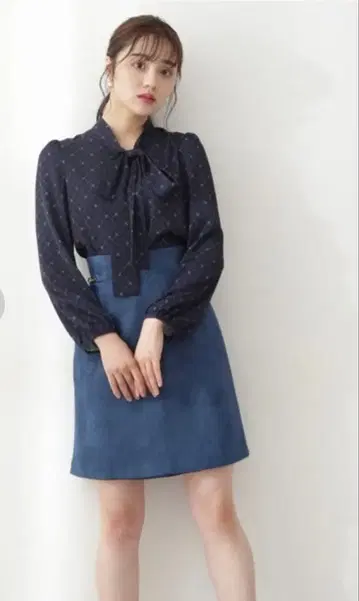 PROPORTION BODY DRESSING 참 페이크 스웨이드 사다리꼴