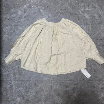 크림 코튼 100% M 사이즈 긴팔 상의 택 포함 g13