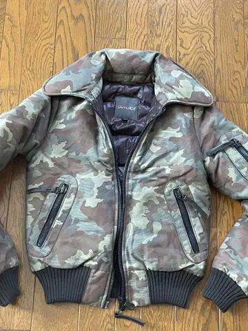 새상품급 듀베티카 카모풀 다운 자켓 블루종