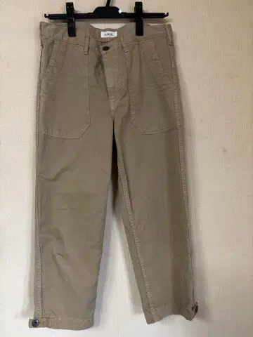 D.M.G. 베이지 치노 팬츠 밑단 버튼 포함