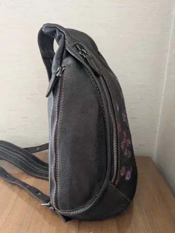 천연 가죽 크로스백 숄더 지퍼를 열면 백팩으로