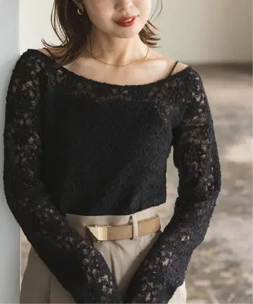 NOBLE 스트레치 플라워 레이스 풀오버