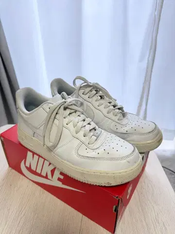 에어포스 1 화이트 27.5cm
