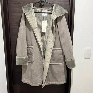 Lugnoncure 페이크 무스탕 코트