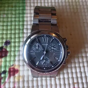 CITIZEN XC 다크 그레이 크로노그래프