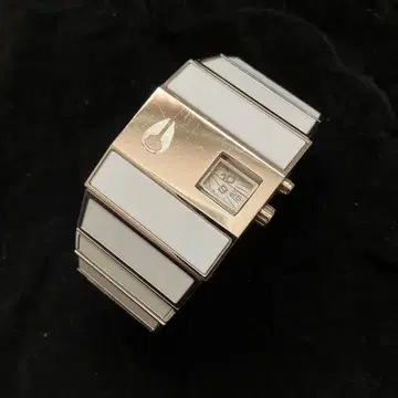 NOXIN 닉슨 로토로그 손목시계 흰색 화이트