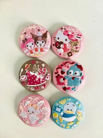 [ 미사용 새상품 ] 반다이 산리오 자수 캔 배지