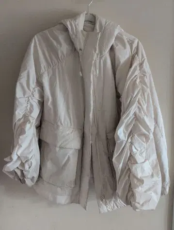 emmi 화이트 다운 자켓 F