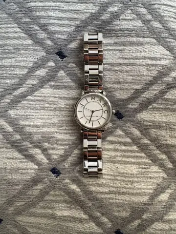 손목시계 MARC JACOBS 실버