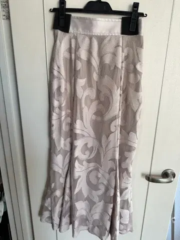 택 포함 새상품 코코딜 롱 머메이드 스커트 베이지