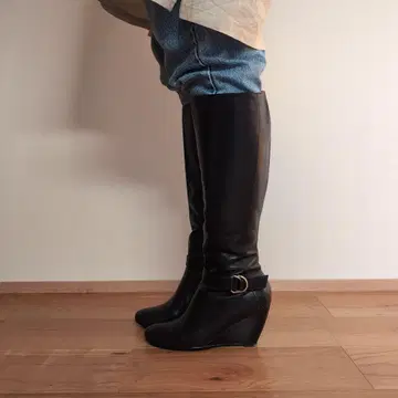 [가격 인하 중!] 블랙 롱 부츠 웨지힐