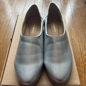 펠리시모 리브인컴포트 하마지 콜라보 실버 플랫슈즈