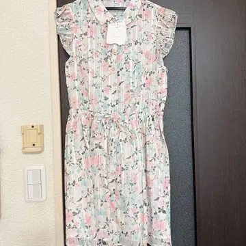 MERCURYDUO 슬리브리스 꽃무늬 원피스