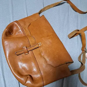 가죽 숄더백