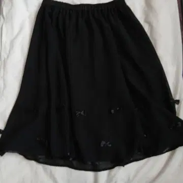 GALLERY VISCONTI 블랙 리본 포함 플레어 스커트