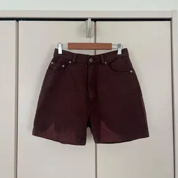 O.N. 버건디 숏팬츠