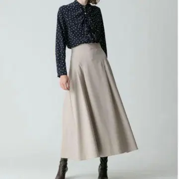 알아바일 폴리에스테르 조 플란넬 플레어 스커트 베이지