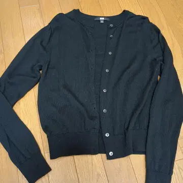 유니클로 UNIQLO 블랙 메리노 크루넥 가디건