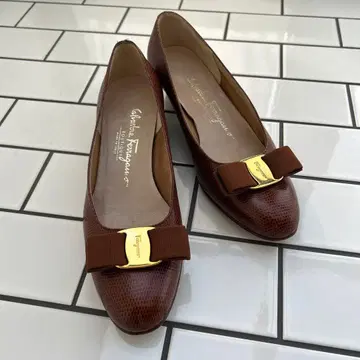 Ferragamo 브라운 리본 펌프스