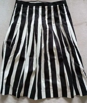 marimekko 플레어 스커트 블랙/화이트 36