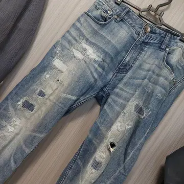 칼카니 라이트 블루 데미지 데님 팬츠