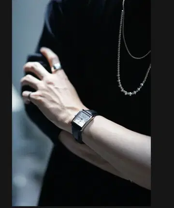 MB 하이엔드 드레스 워치 실버 케이스 x 블랙 벨트