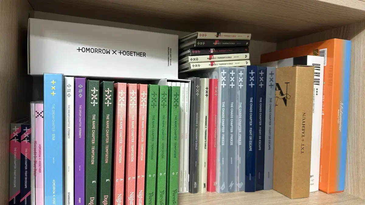 TXT unsealed album, seasons greetings, lightstick, Dicon, quick sale, photocard bulk