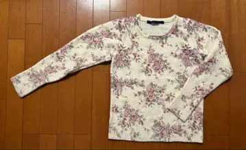 새상품급 앙앙제 장미 패턴 니트