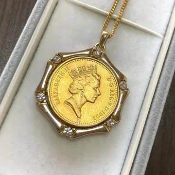 엘리자베스 여왕 코인형 펜던트 목걸이 골드