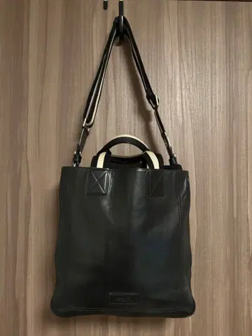 BALLY 블랙 가죽 토트백