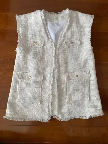 화이트 트위드 베스트 프린지 마감