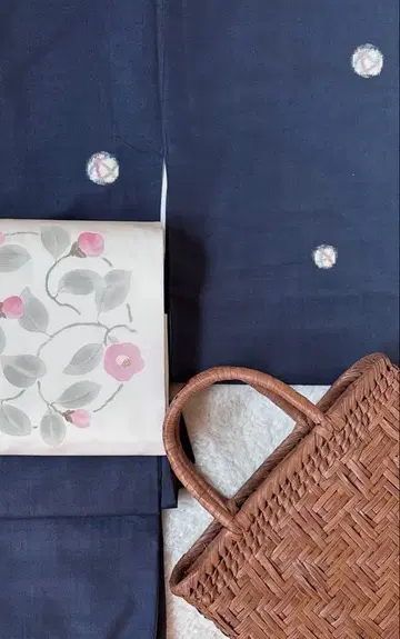 귀여운 수구 무늬 순수 실크 기모노