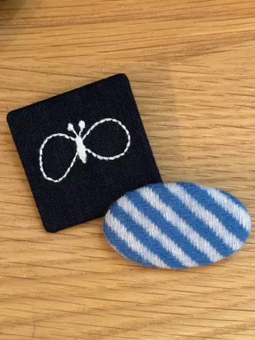 미나 페르호넨 브로치 2점