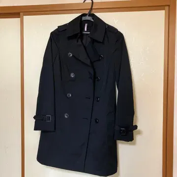 블랙 트렌치코트 폴리에스테르 100%