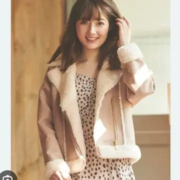 [ 가격 인하 중 ] 노엘라 숏 무스탕 코트