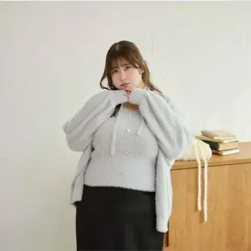 Louiosy 골드 버튼 샤기 니트 앙상블 블루