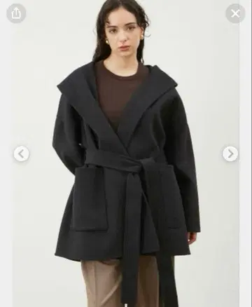 [택 포함 새상품] 동일 원단 벨트 포함 하프 기장 후드 리버 코트