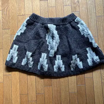 iliann loeb 니트 플레어 스커트 다크 그레이 아이보리