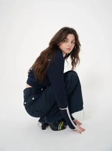 네이비 더블 벨트 구멍 포함 슬릿 스커트