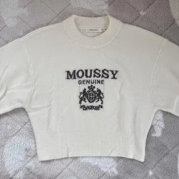 MOUSSY 화이트 로고 스웨터 F