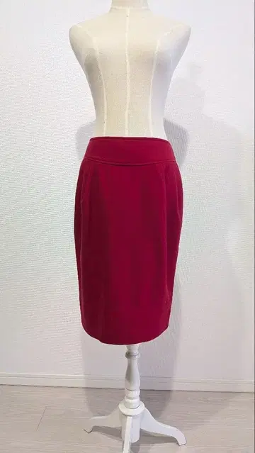 PAULE KA 폴카 타이트 스커트 무릎 기장 38