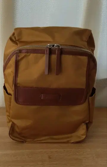 새상품급 Y'SACCS 백팩 예쁜 머스타드 색상