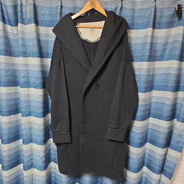 후드 부착 다크 그레이 롱 코트