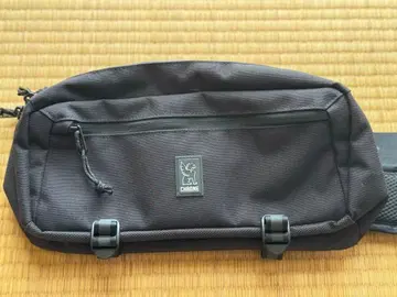 CHROME 블랙 바디백 미니 카데트