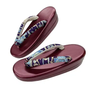 교토 브랜드 조리 오카쥬우의 하나오. No. 02 체리 와인색의 밑창