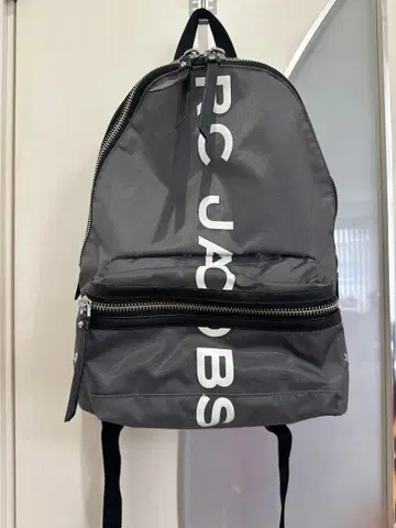 마크 제이콥스 그레이 백팩