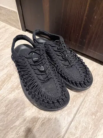 KEEN 샌들