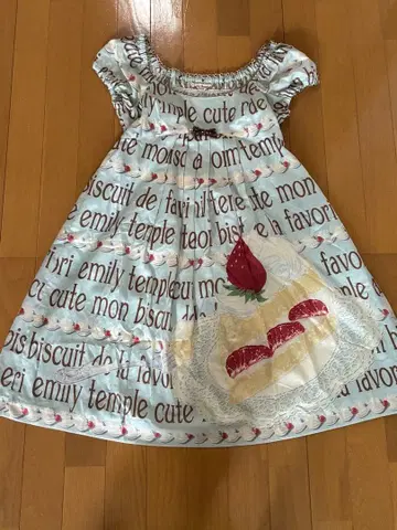 Emily Temple Cute 반팔 원피스