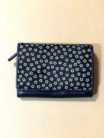 Le Prairies 벚꽃 패턴 접이식 지갑
