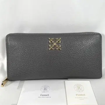 거의 사용하지 않은 러셋 모노그램 플레이트 라운드 지퍼 장지갑